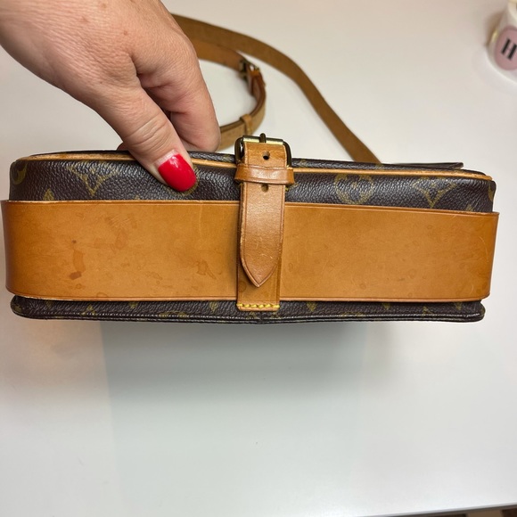 Louis Vuitton Cartoushiere GM Crossbody - Picture 2 of 12